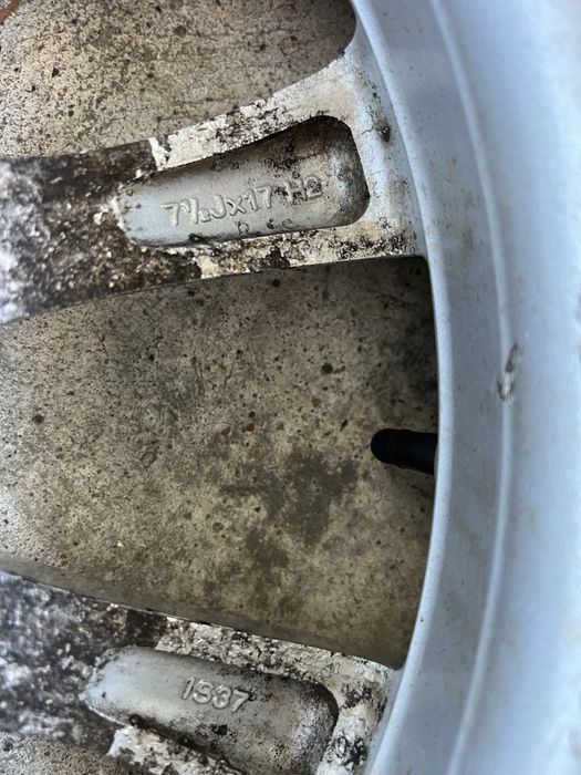Orginale feligi  BMW z oponami zimowymi 4 szt 225/50R17