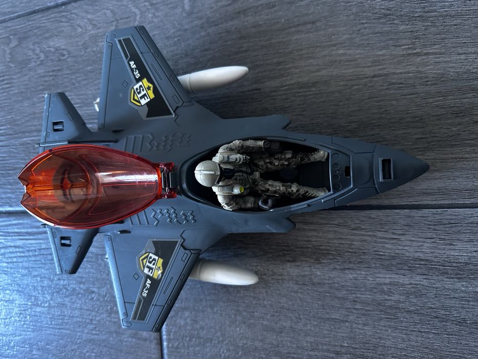 Дитячий військовий літак з пілотом | Світломузика