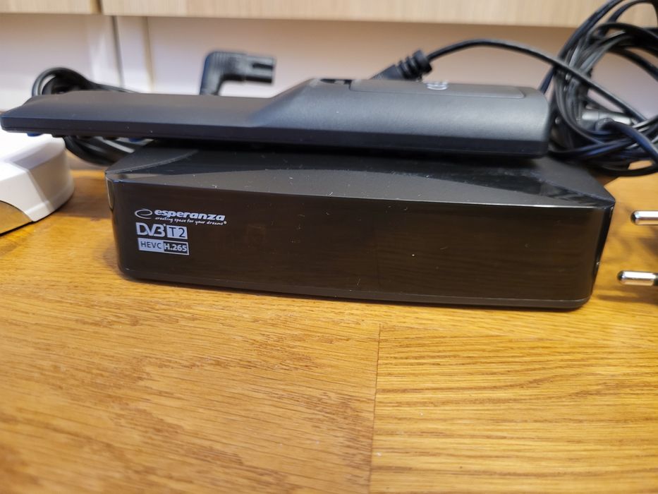 ZESTAW! Tv Samsung 32' Led + dekoder dvb t2 + Antena aktywna ATD12!