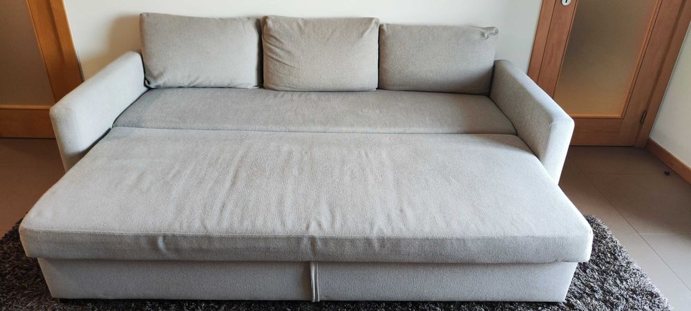 Sofá-cama IKEA com Arrumação | Bom Estado