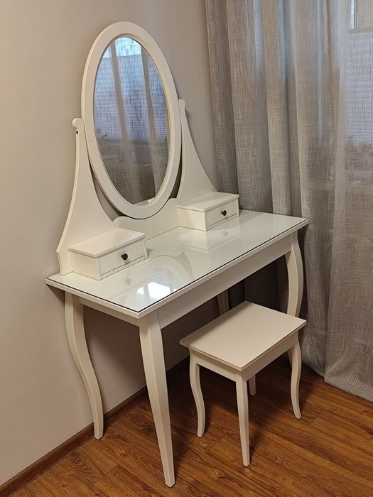 Toaletka IKEA HEMNES z lustrem i taboretem – Stan Bardzo Dobry!