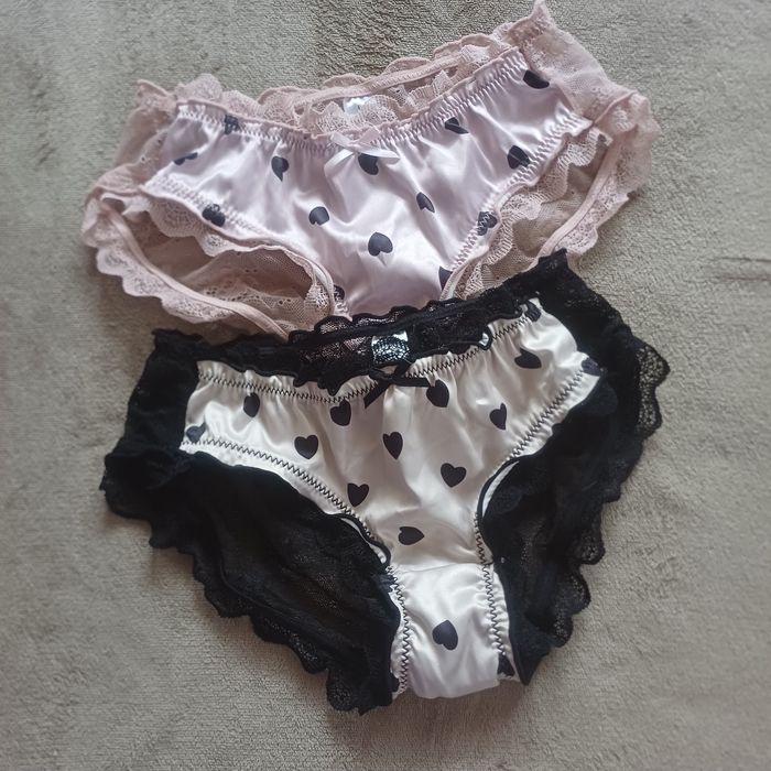 2 pary koronkowych majtek L