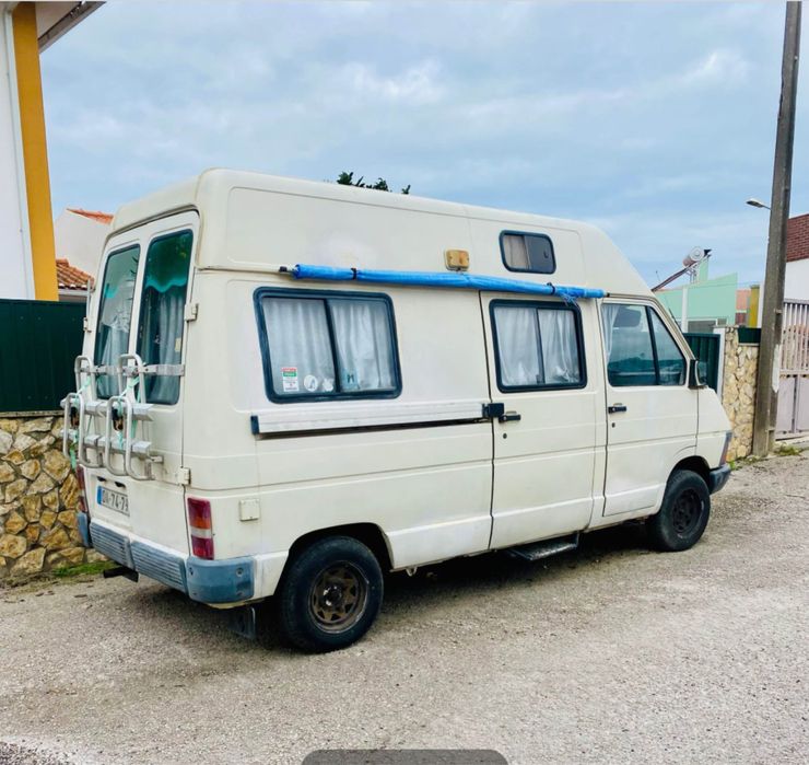 Renault trafic legalizada como caravana com 6 lugares sentados