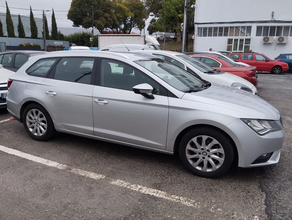 SEAT Leon ST 1.6 TDI 110cv | GPS | Sensores F/T | Cruise Control | Excelente Estado