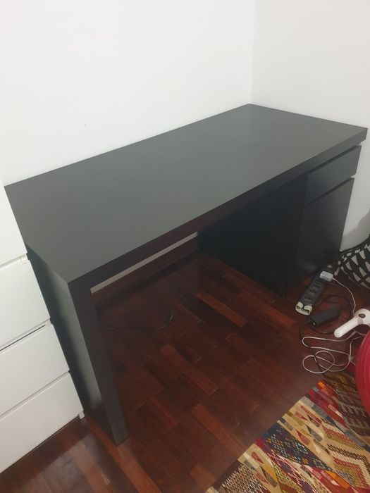 Secretária MALM (IKEA) cor preta