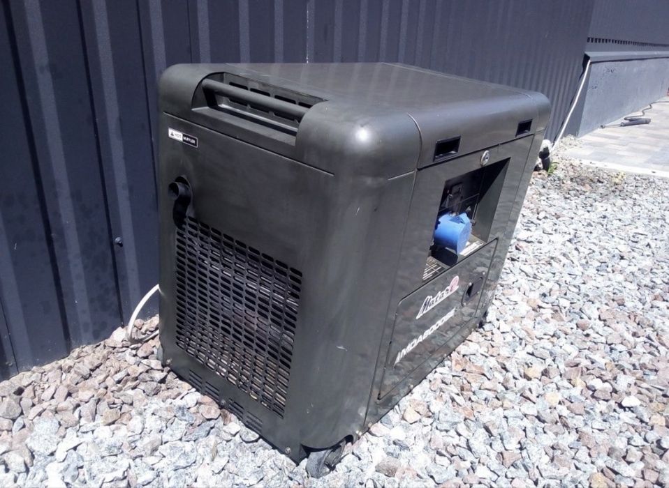 Продам дизельный генератор Matari MDA8000SE