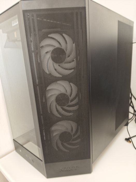 Torre gaming RZXT