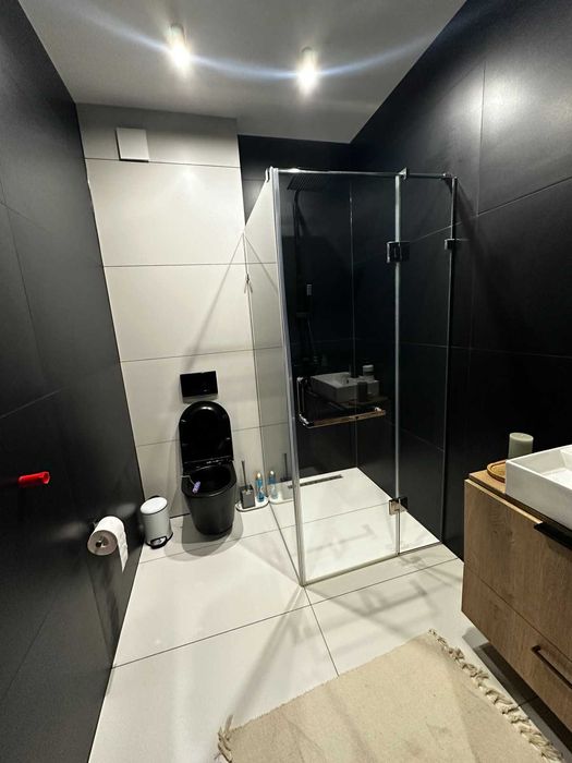 Продається сучасний котедж в м. Тячів