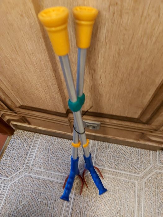 Witam Sprzedam używane kule łokciowe dla osoby o niskim wzroście