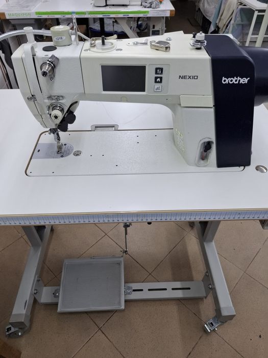 Máquina de ponto corrido