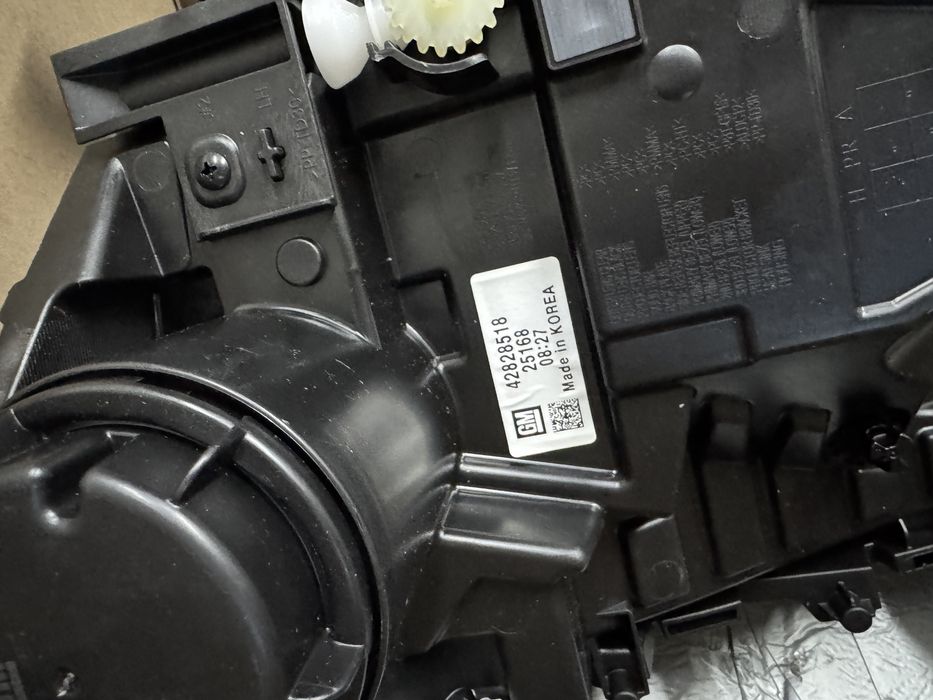 Фара Chevrolet Bolt EV Lt2 ліва права