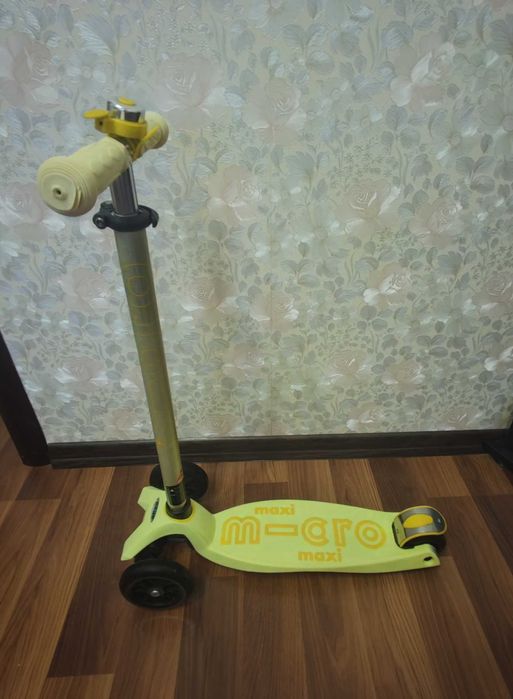 Самокат Micro Maxi