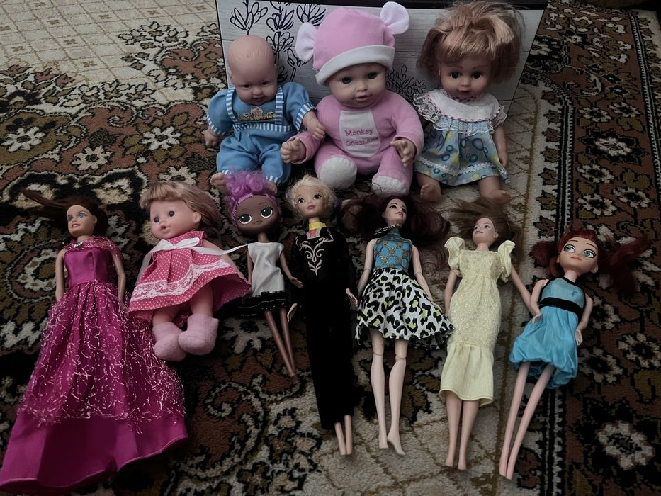 Ляльки та пупси.