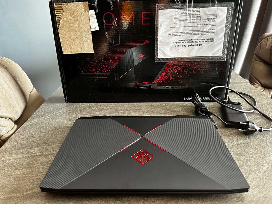 Laptop HP Omen i7-7700HQ CPU @ 2.80GHz 16GB RAM NVIDIA GTX 1050Ti SSD 512 MB + 1 TB