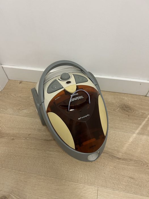 Sprzedam odkurzacz zelmer galaxsy ( silnik 1800 wat sprawny !)