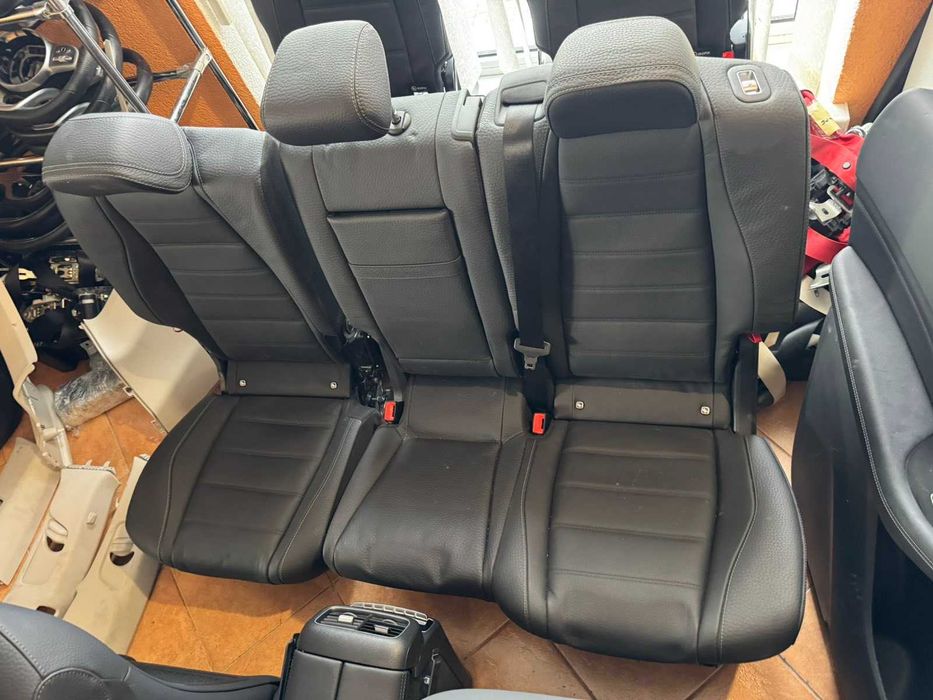 Салон сидіня підлокотник карти обшивки Mercedes-Benz GLS 167