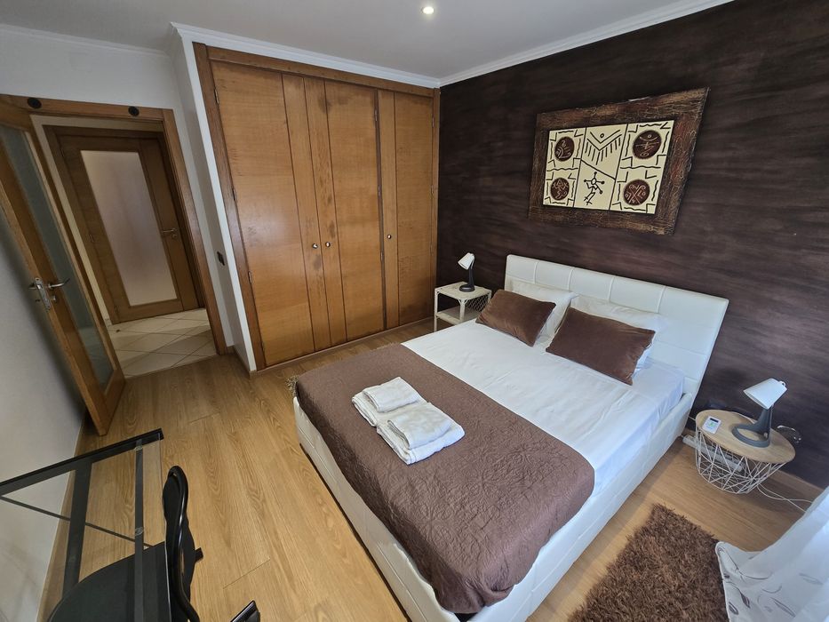 Quarto Estudante Faro c/casa de banho privada