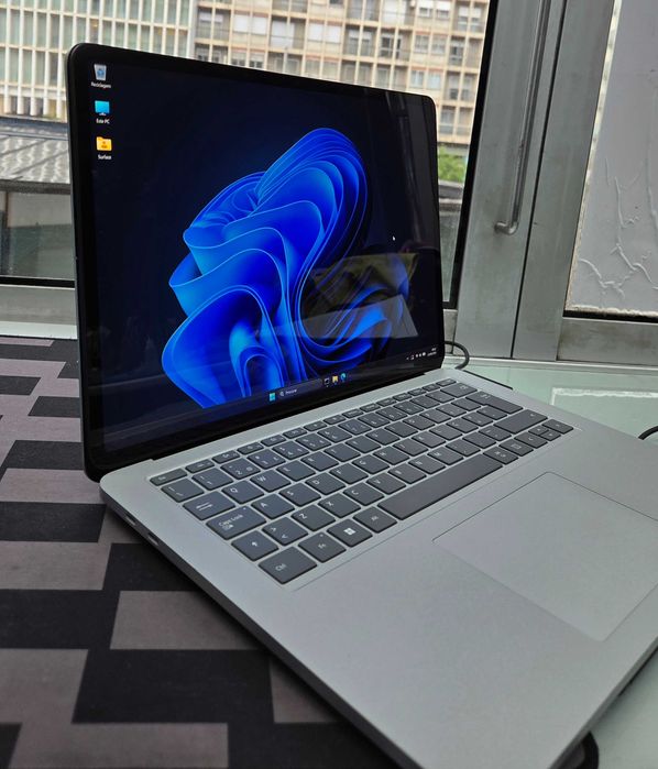 Surface Laptop Studio i5-11300H|16 GB|256GB