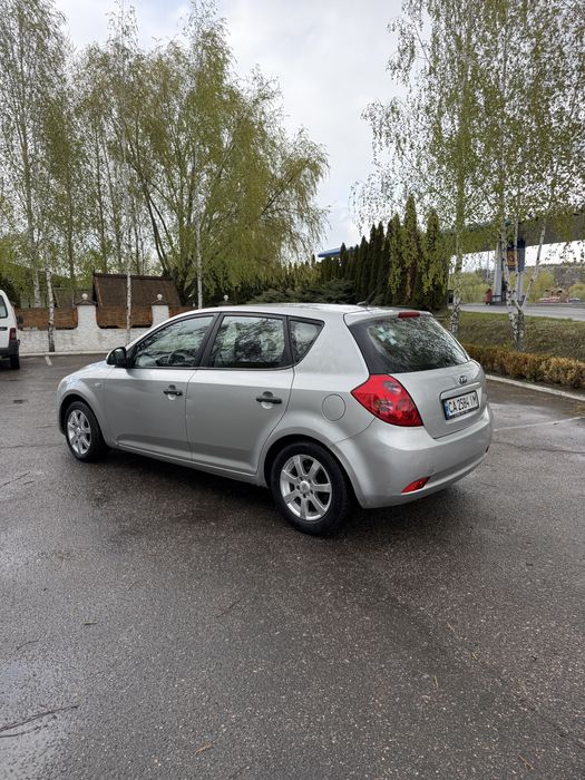 Надійний автомобіль Kia Cee’d 1.6 Diesel Ceed
