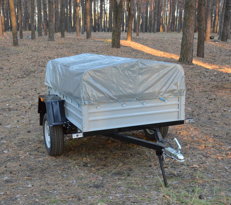 Легковий одновісний причеп розміром 1800*1250 для перевезення ванажу на 1 тону