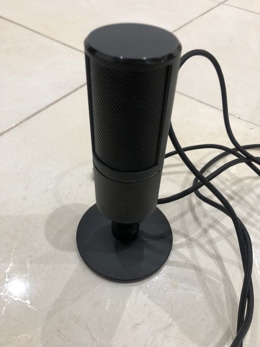 Microfone Razer Seiren X