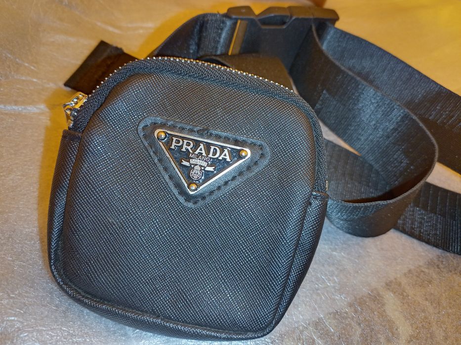 Сумочка Prada на ногу, обувь , плечо сумку