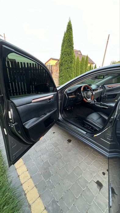 Lexus es300h 2012