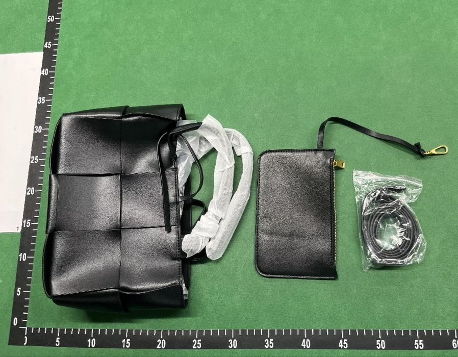 Torebka czarna pleciona