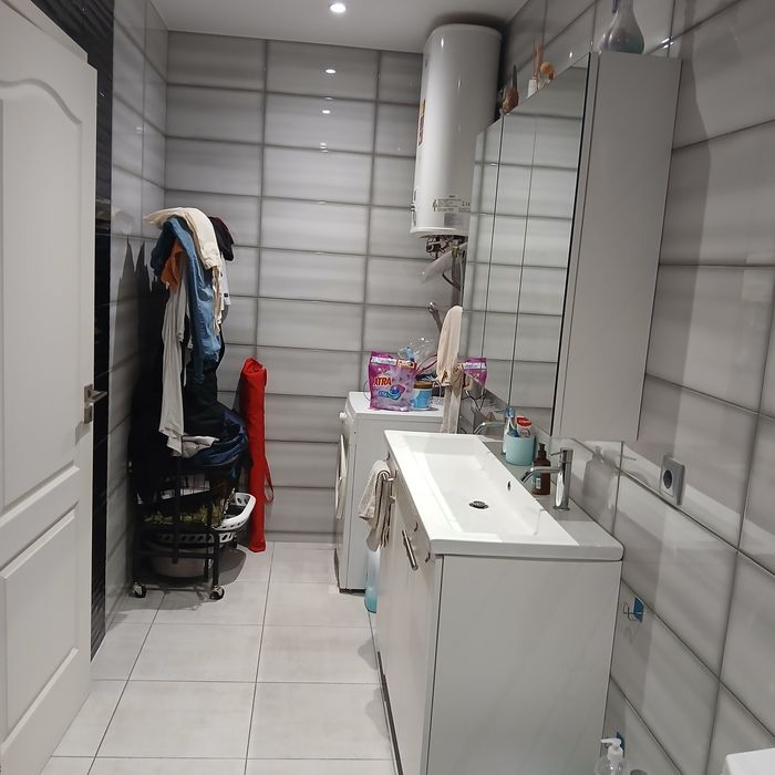 Vivenda V2 de luxo mais outro espaço de area coberta no lote com mais