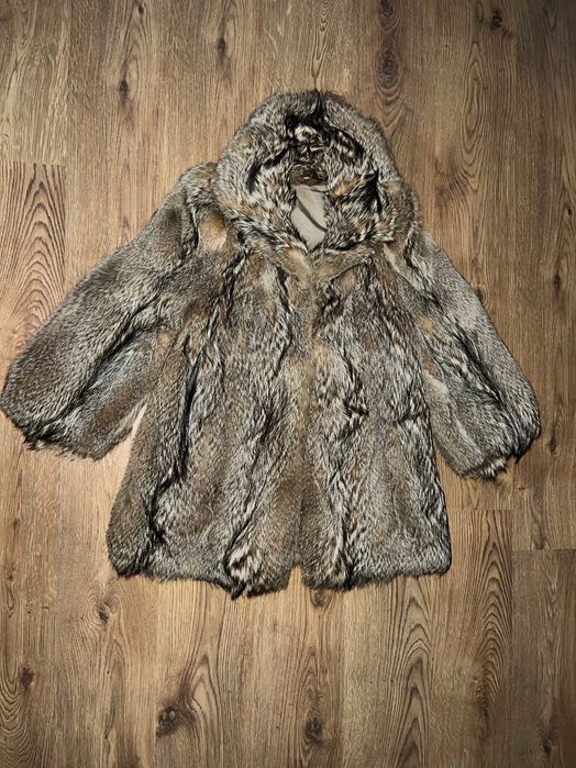 Piękne naturalne futro z kojota