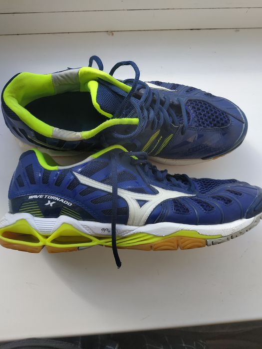 Кросівки Mizuno Wave Tornado X