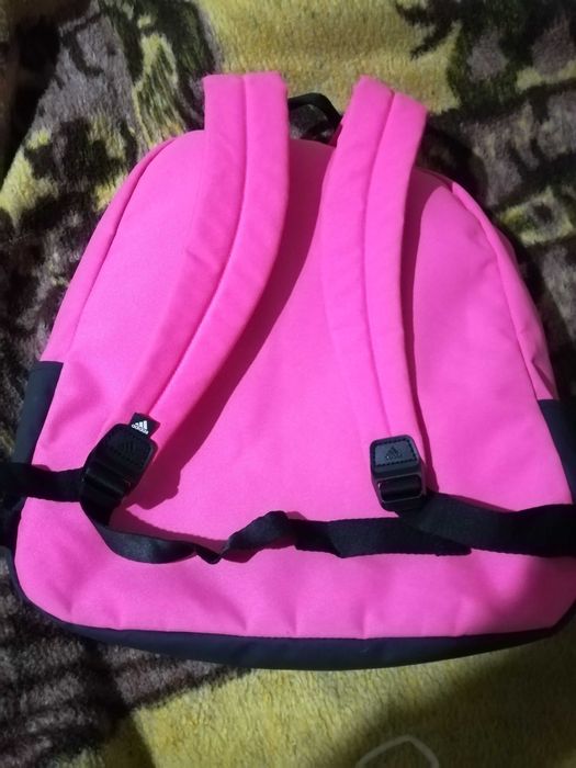 Mochila adidas como nova