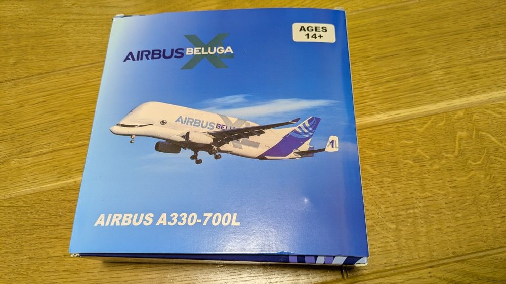 модель літака Airbus XL Beluga / A380 Emirates 20cm