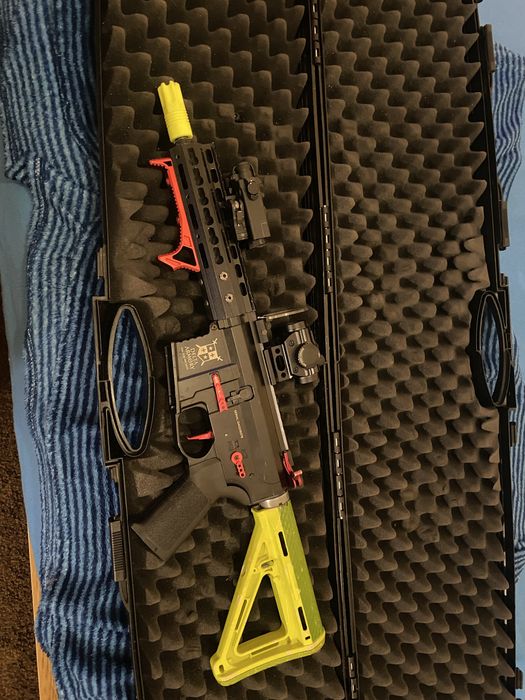 Airsoft / arma eletrica como nova