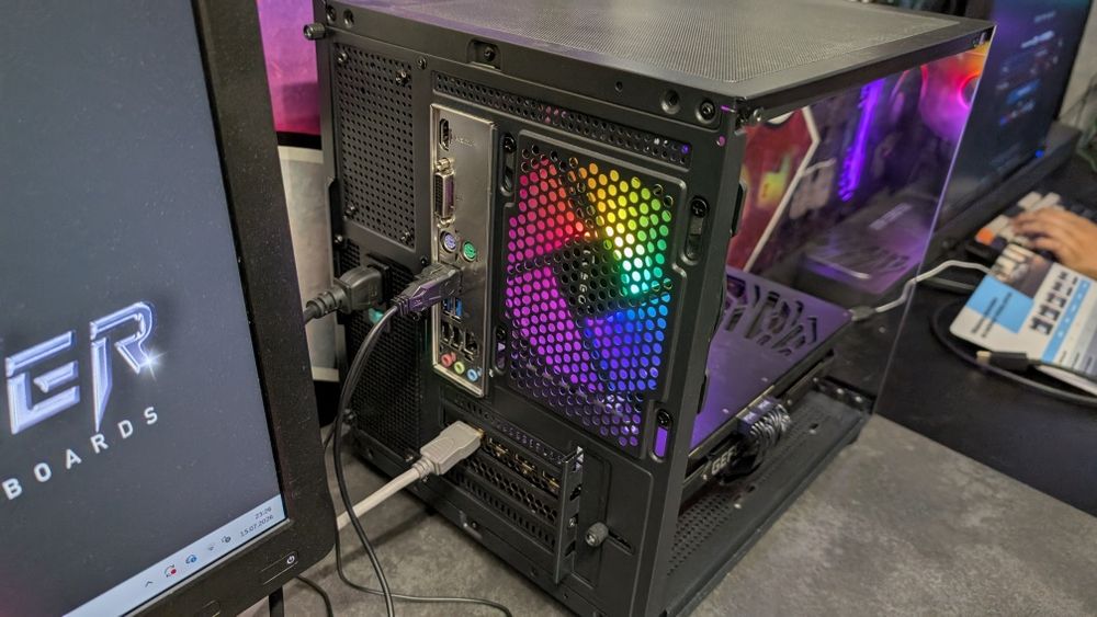 Komputer gamingowy ryzen 5 rtx 3070 ssd500nvme 16gb