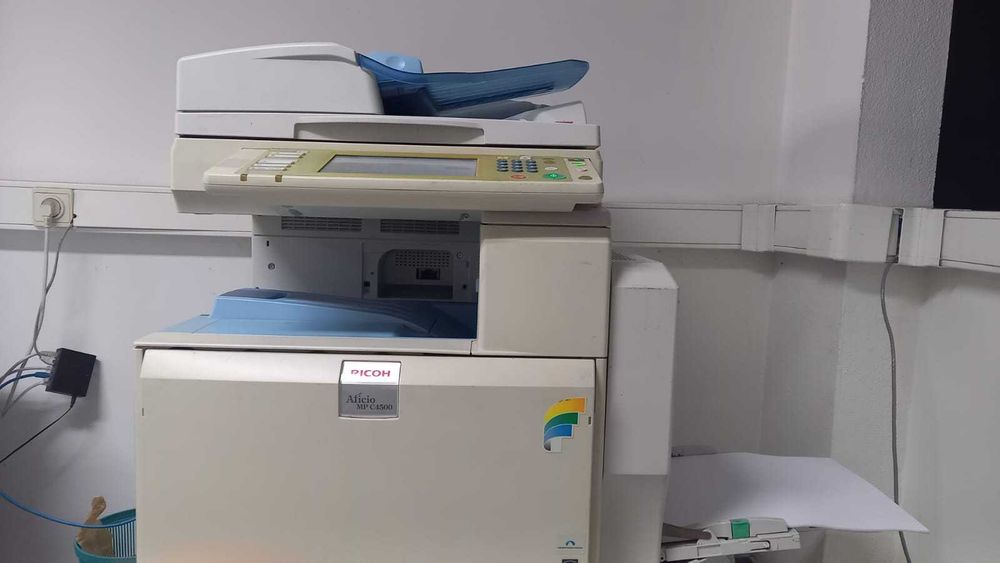 OFEREÇO duas impressoras Ricoh usadas