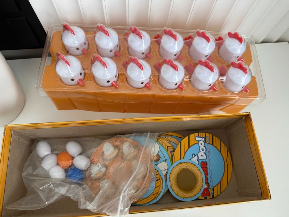 Peek-A-Doodle Doo! Fat Brain Toys Gra Kurnik