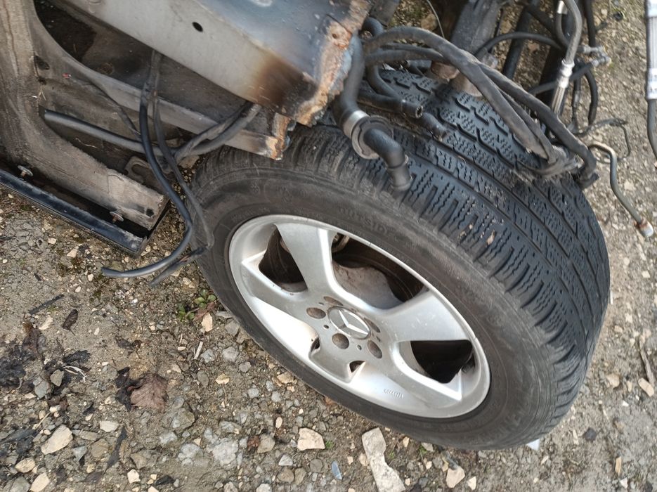 Mercedes w211 błotnik przedni