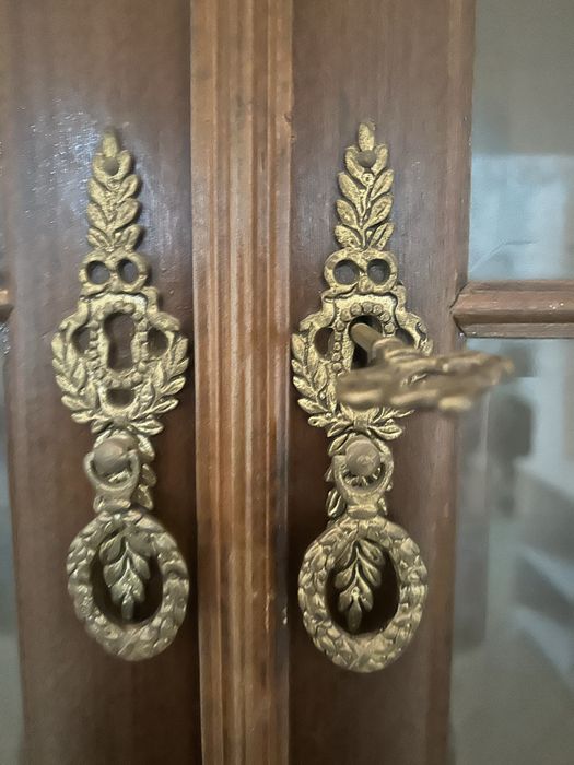 Armário para envernizar ou restaurar
