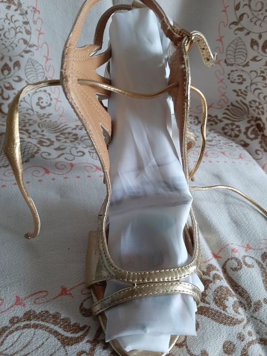 Złote pantofelki, sandały na obcasie, MIGATO