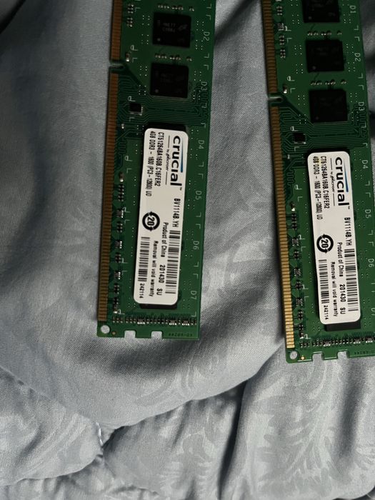 Продам оперативну память ddr3(дві по 4гб і одна 2гб)