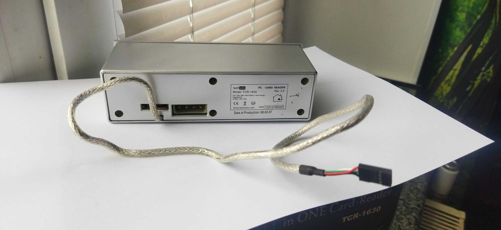 Card Reader  Techsolo TCR   all in  one