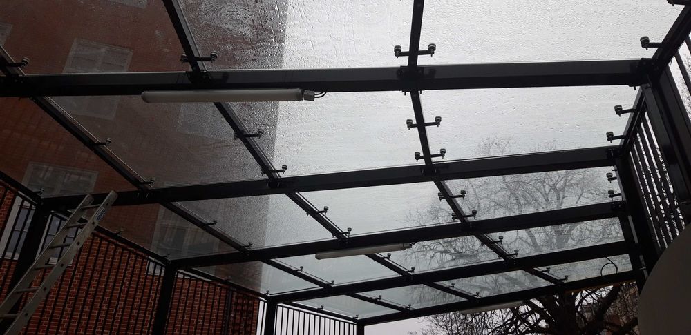 Zadaszenia szklane, wiaty , zabudowa tarasu, śmietniki, balustrady