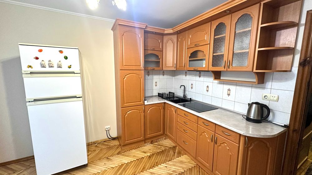 Оренда 1 кім, вул. Плужника