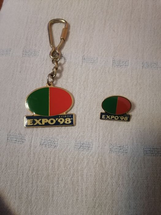 Conjunto de Pin e Porta Chaves Official da Expo 98 -  Portugal Vintage