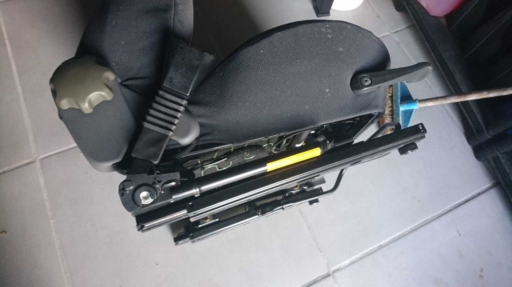 Conjunto bancos / estofos Opel Corsa C 5 portas c/ airbags