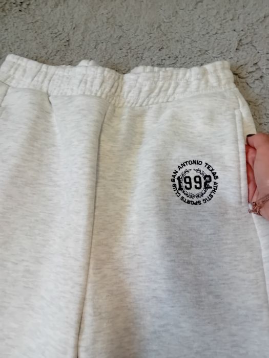 #sinsay spodnie dresowe szare M