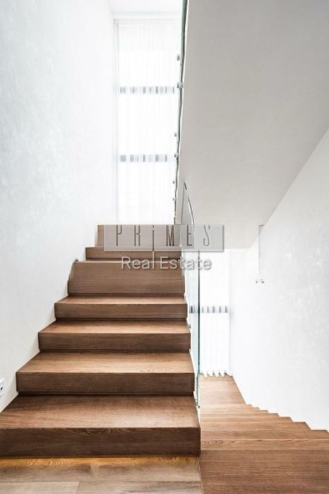 Продаж будинку Лісники, новий ремонт. Газ. Стіни-цегла.