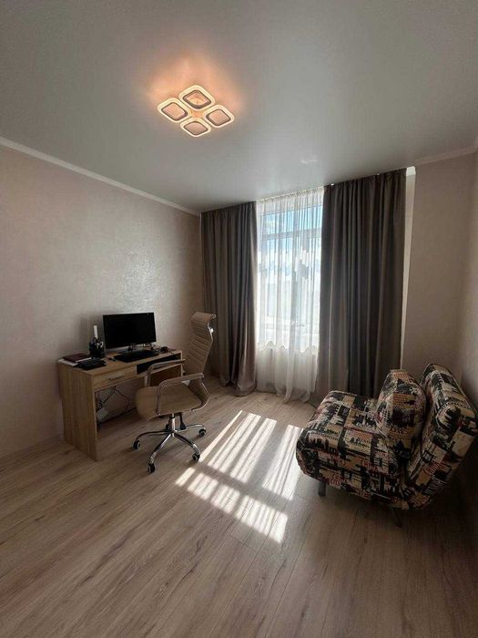 ПРОДАМ 2-кімнатну квартиру з великою кухнею 40 м2 в ЖК "Дмитріївський" на Таїрова