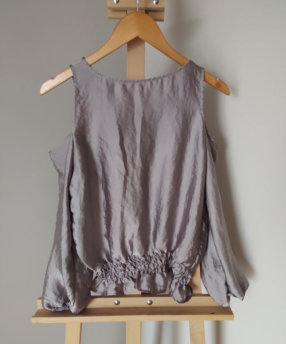 Bluzka off shoulder elegancka srebrna bershka wyprzedaż